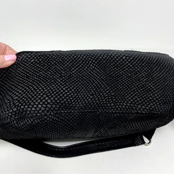 Aimee Kestenberg Genuine Leather Lizard Embossed Shoulder/Crossbody Bag Black - Picture 8 of 10